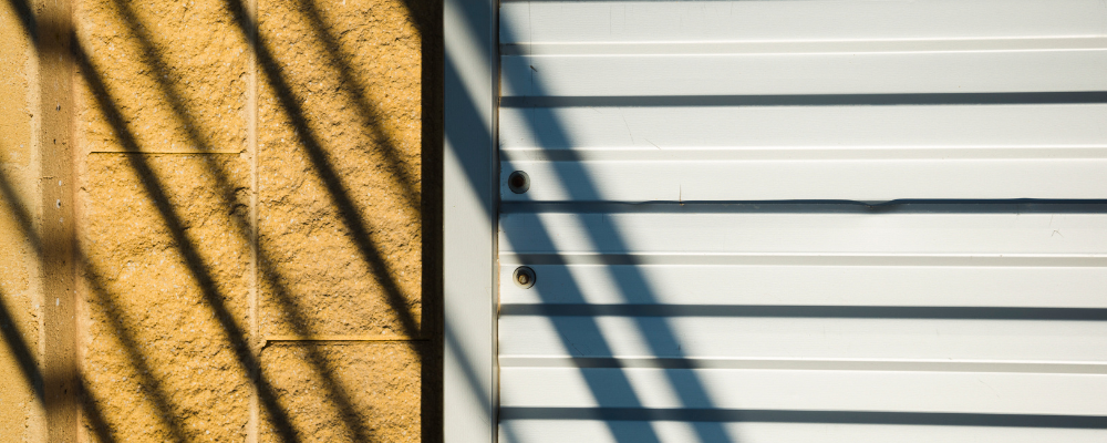 Comment faire le bon choix pour des volets roulants solaires sur mesure ?